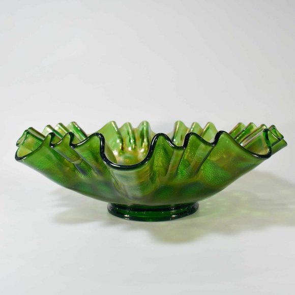 Fenton Coin Dot green carnival glass ruffleled edge bowl pre-logo - Picture 2 of 3